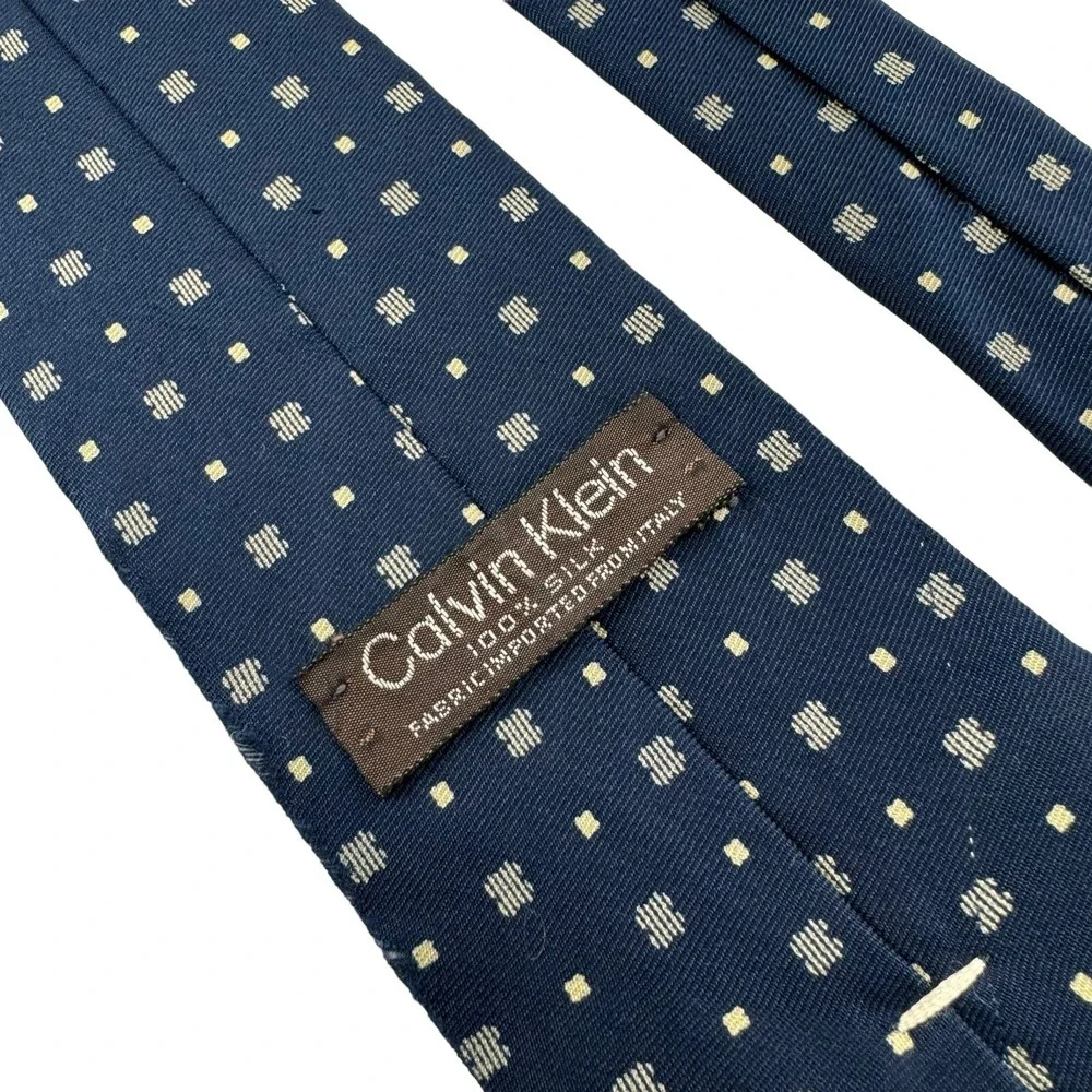 Calvin Klein Blue w/ Tan Design Silk Neck Tie Made in Italy Mens Size 3.5